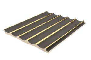 חיפוי שחור עם זהב